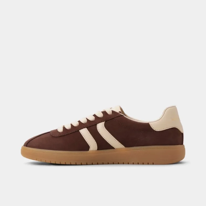 Chicsneaker Low top sneaker, Cup sole