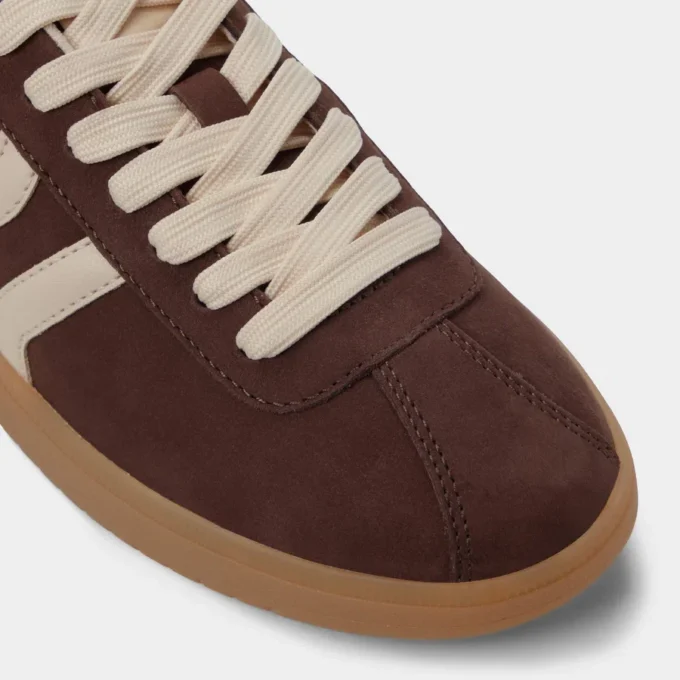 Chicsneaker Low top sneaker, Cup sole